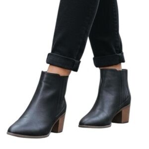 Maurices Faux Leather Black Ankle Bootie Women’s Size 11 Heel Height 2 3/4” NWOT